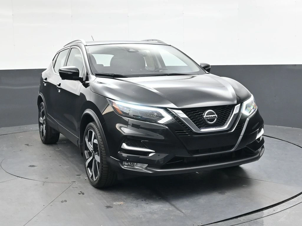 2022 Nissan Rogue Sport SL's photo