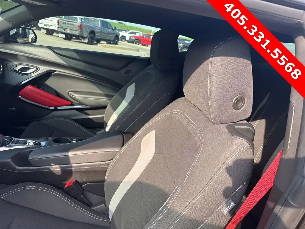 2022 Chevrolet Camaro 1LT photo 12