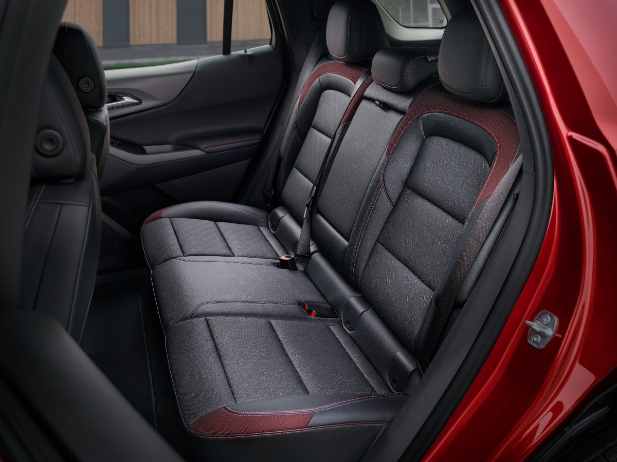 2025 Chevrolet Equinox RS Interior Cabin Rear Seating