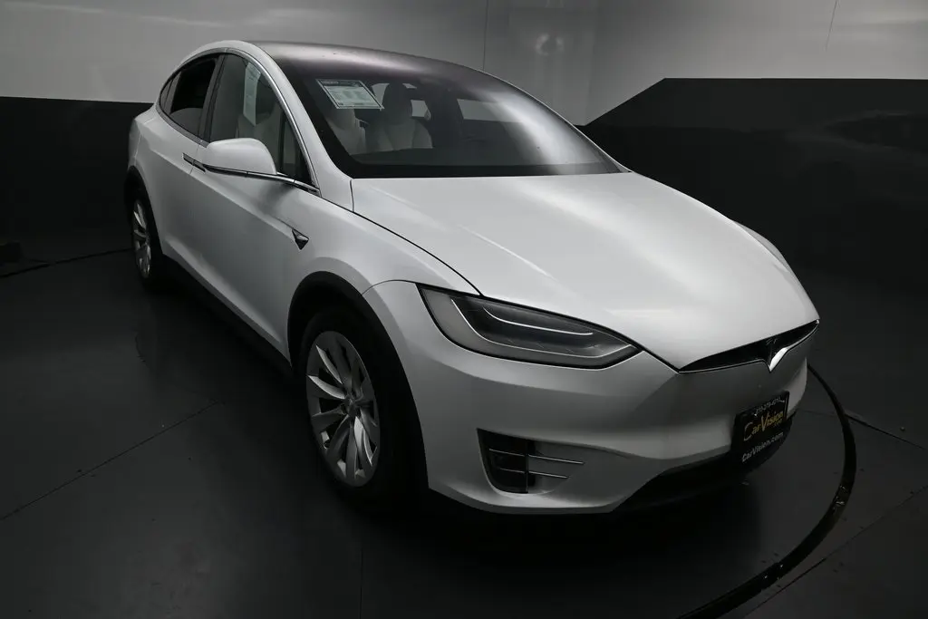 2019 Tesla Model X Long Range photo 14