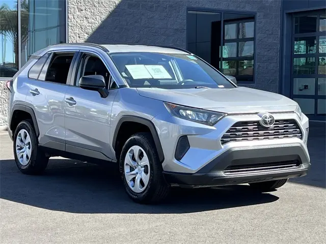 2019 Toyota RAV4 LE photo 8