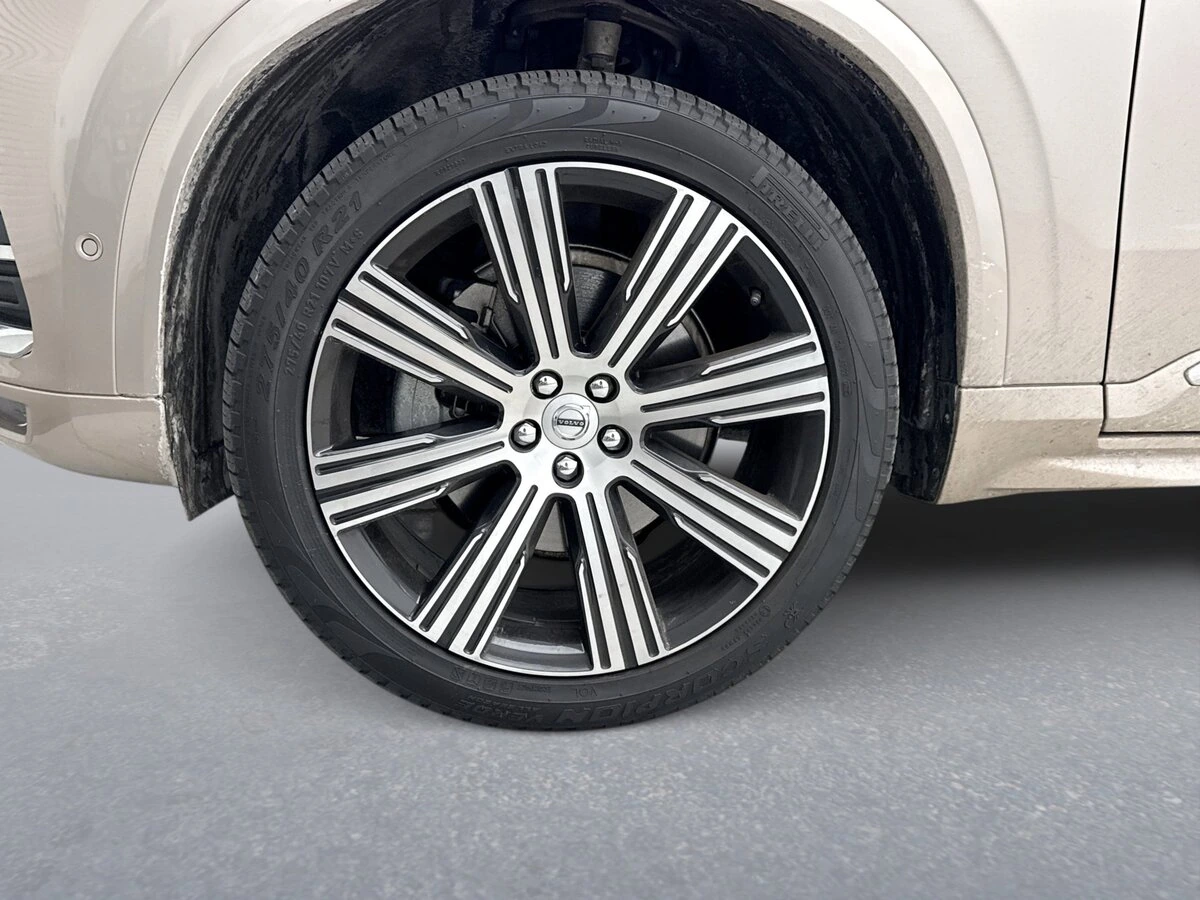 2023 Volvo - image 12