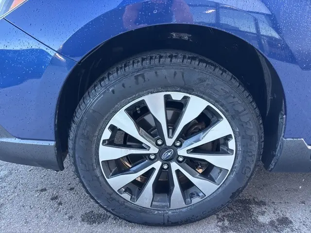 2017 Subaru Outback Limited photo 3