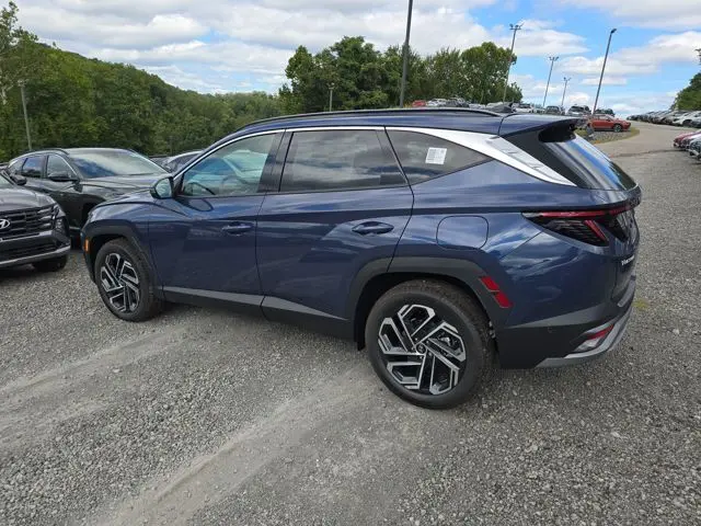 2025 Hyundai Tucson Limited photo 3