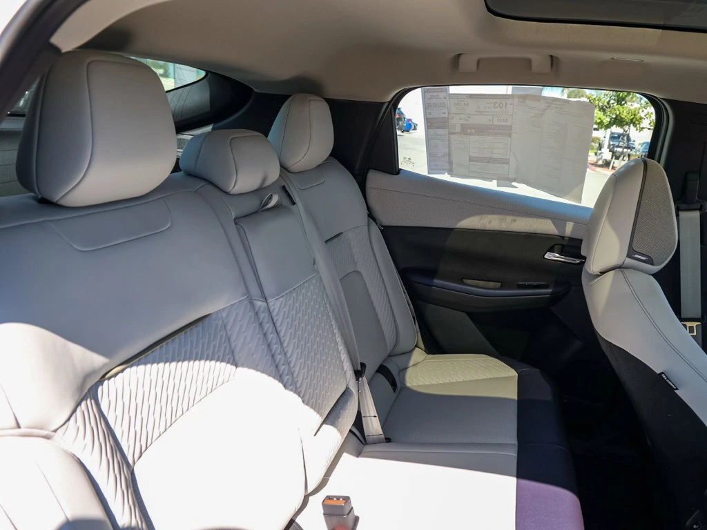 2026 Nissan LEAF Platinum+ - Photo 18
