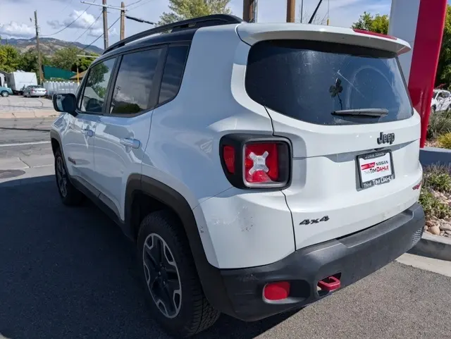 2016 Jeep Renegade Trailhawk photo 4