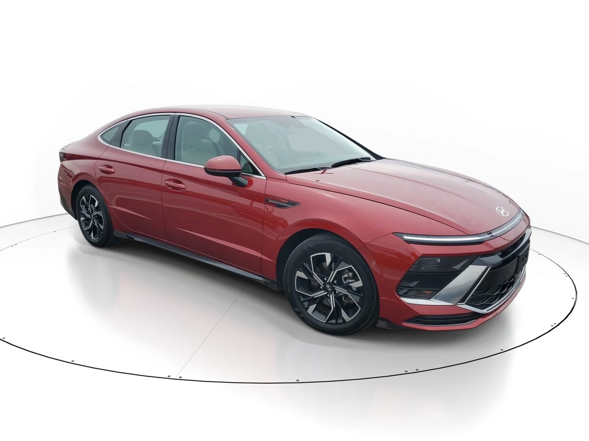 2025 Hyundai Sonata SEL's photo