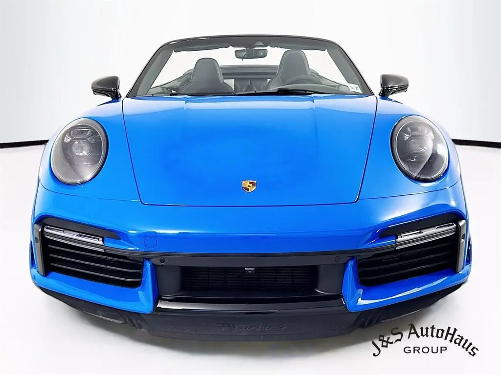 2022 Porsche 911 Turbo S photo 2