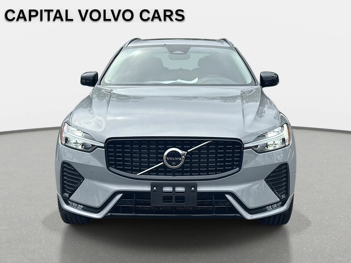 2025 Volvo - image 2