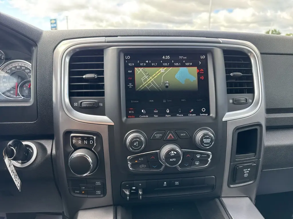 2023 Ram 1500 Classic SLT photo 17