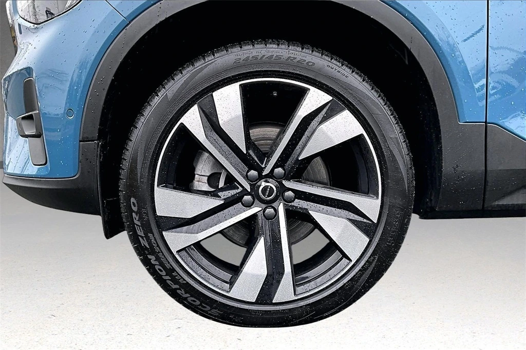 2024 Volvo - image 34