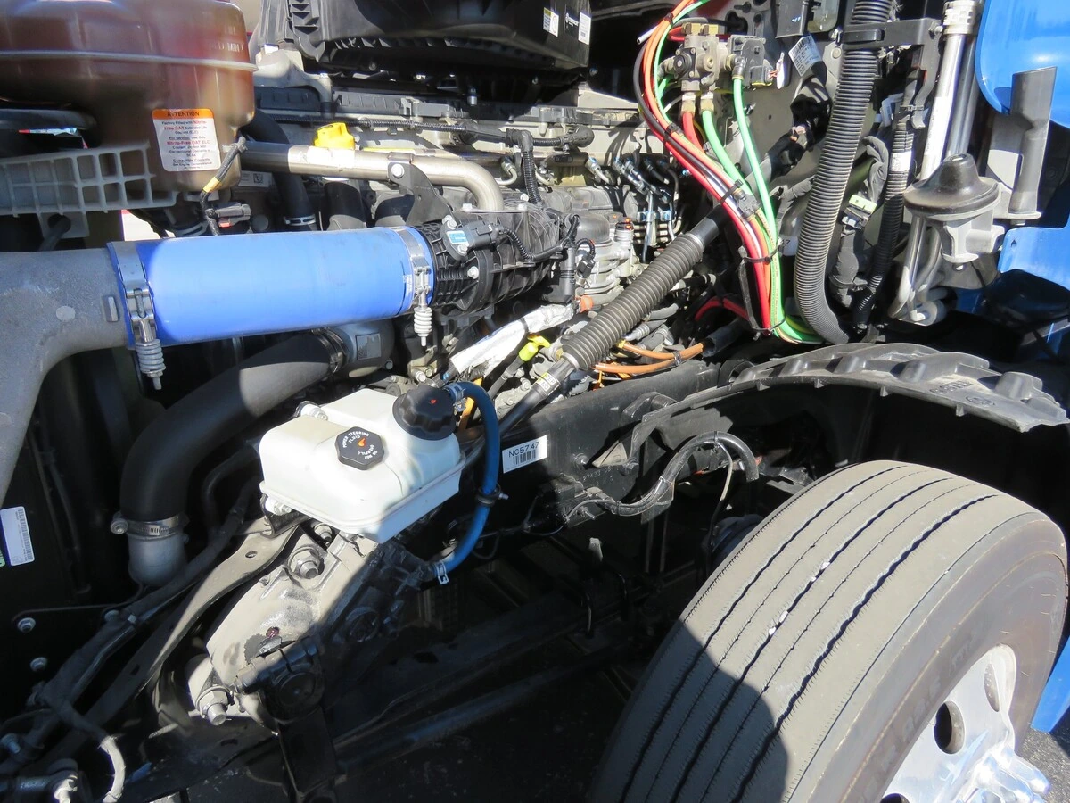 2022 Freightliner Cascadia - image 12