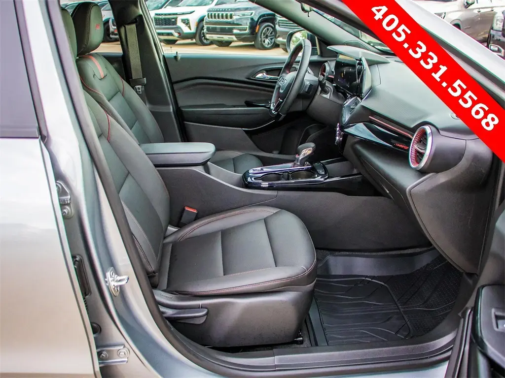 2025 Chevrolet Trax photo 12