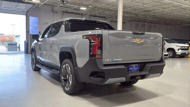 2026 Chevrolet Silverado EV LT - Photo 9