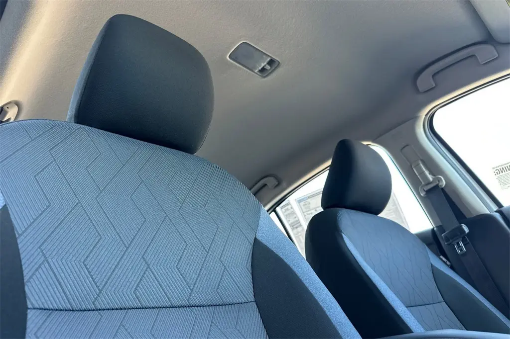 2025 Nissan Versa 1.6 SV photo 16