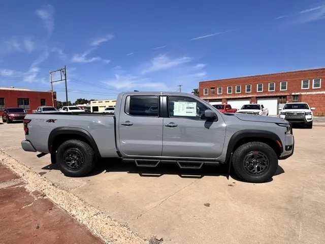 2026 Nissan Frontier PRO-4X photo 4