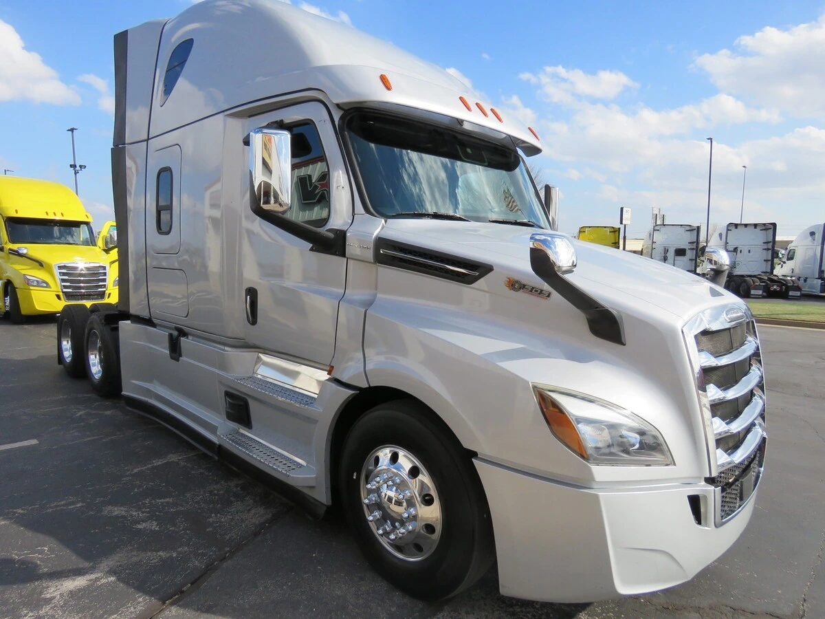 2022 Freightliner Cascadia - image 10