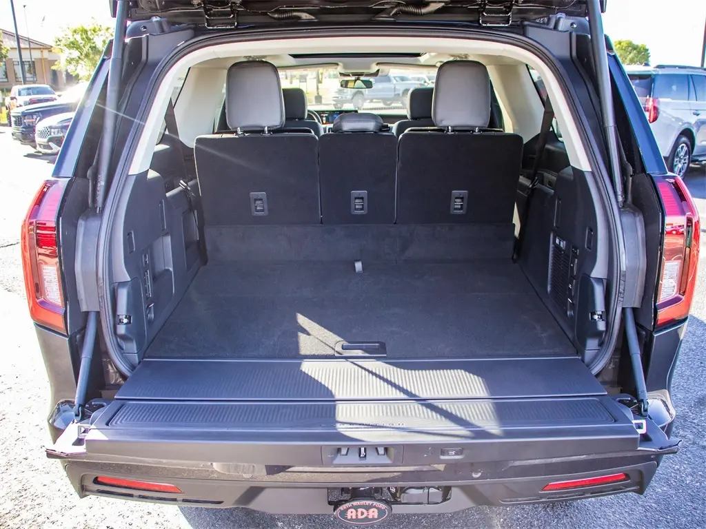 2025 Ford Expedition MAX photo 7
