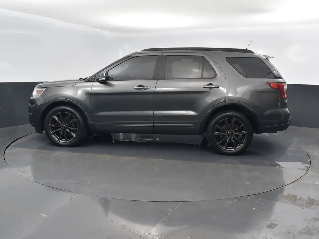 2018 Ford Explorer XLT photo 7
