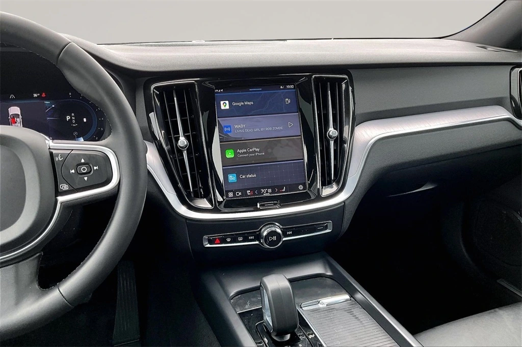 2023 Volvo - image 9