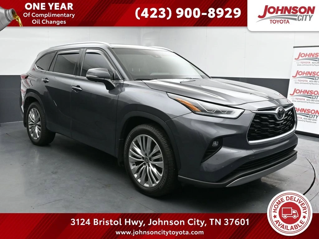 2025 Toyota Highlander Platinum's photo