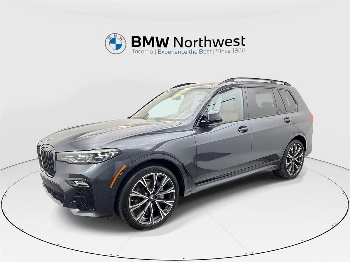2022 BMW X7 40i's photo