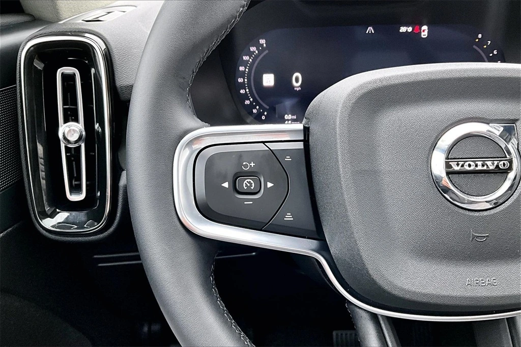 2026 Volvo - image 11