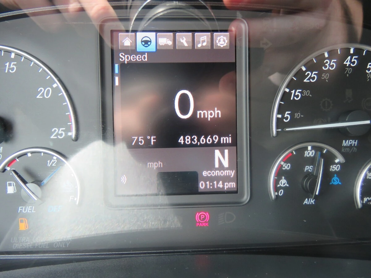 2024 Freightliner Cascadia - image 21