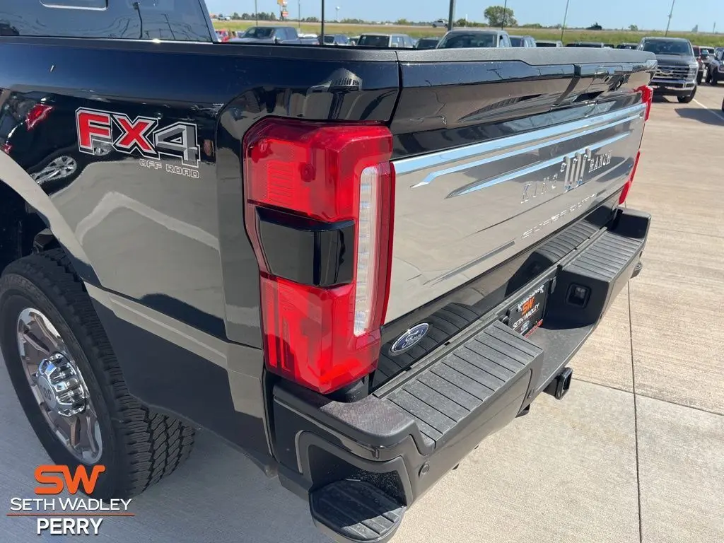 2025 Ford F-350 photo 4