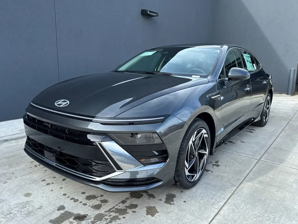2026 Hyundai Sonata SEL's photo