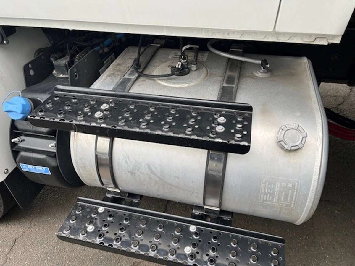 2025 International MV - image 7