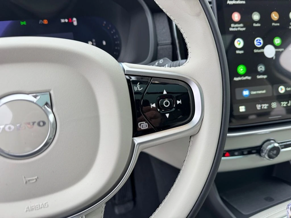 2026 Volvo - image 17