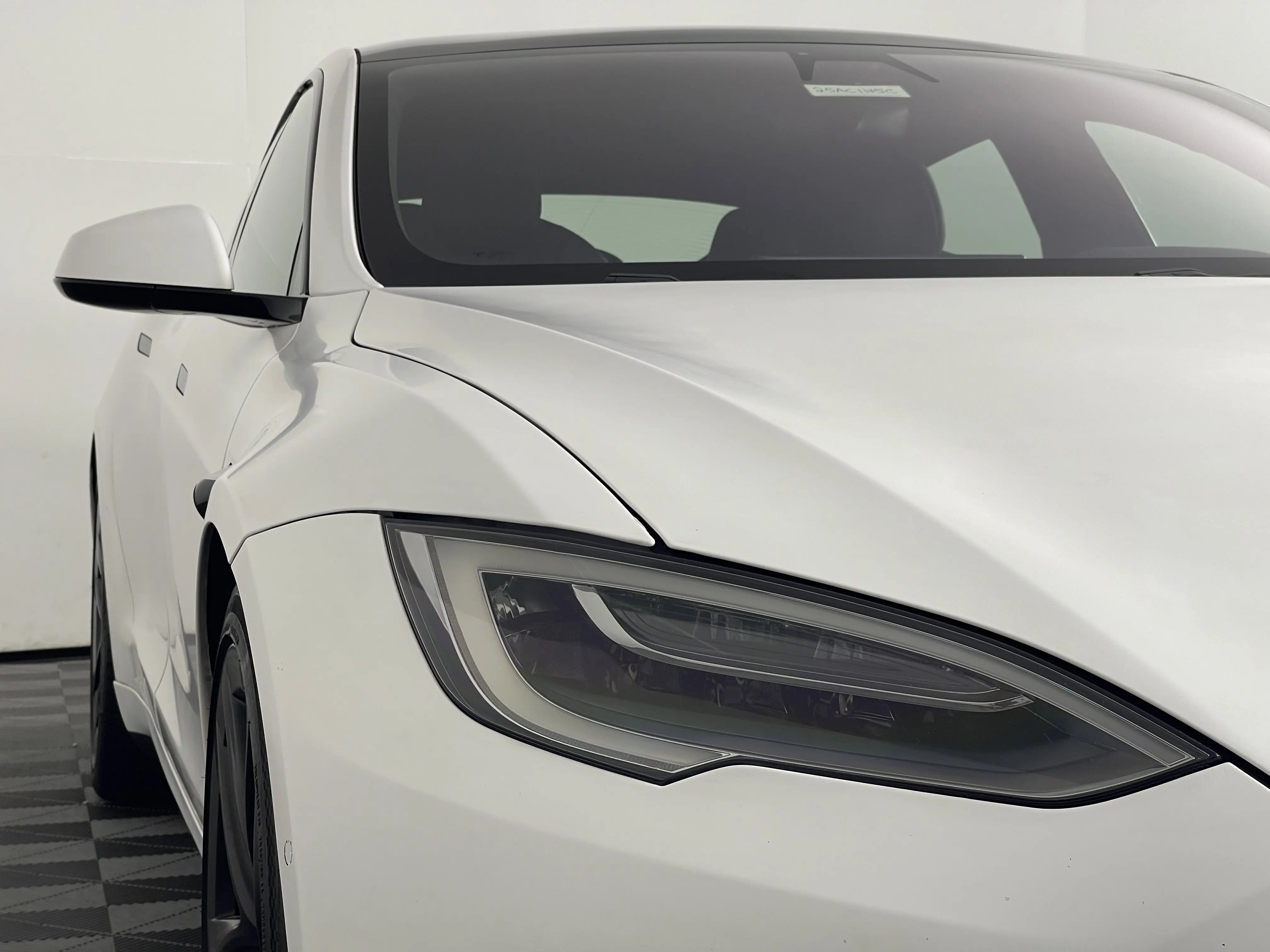 2022 Tesla Model S Plaid AWD photo 8