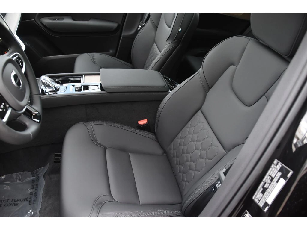 2026 Volvo - image 9