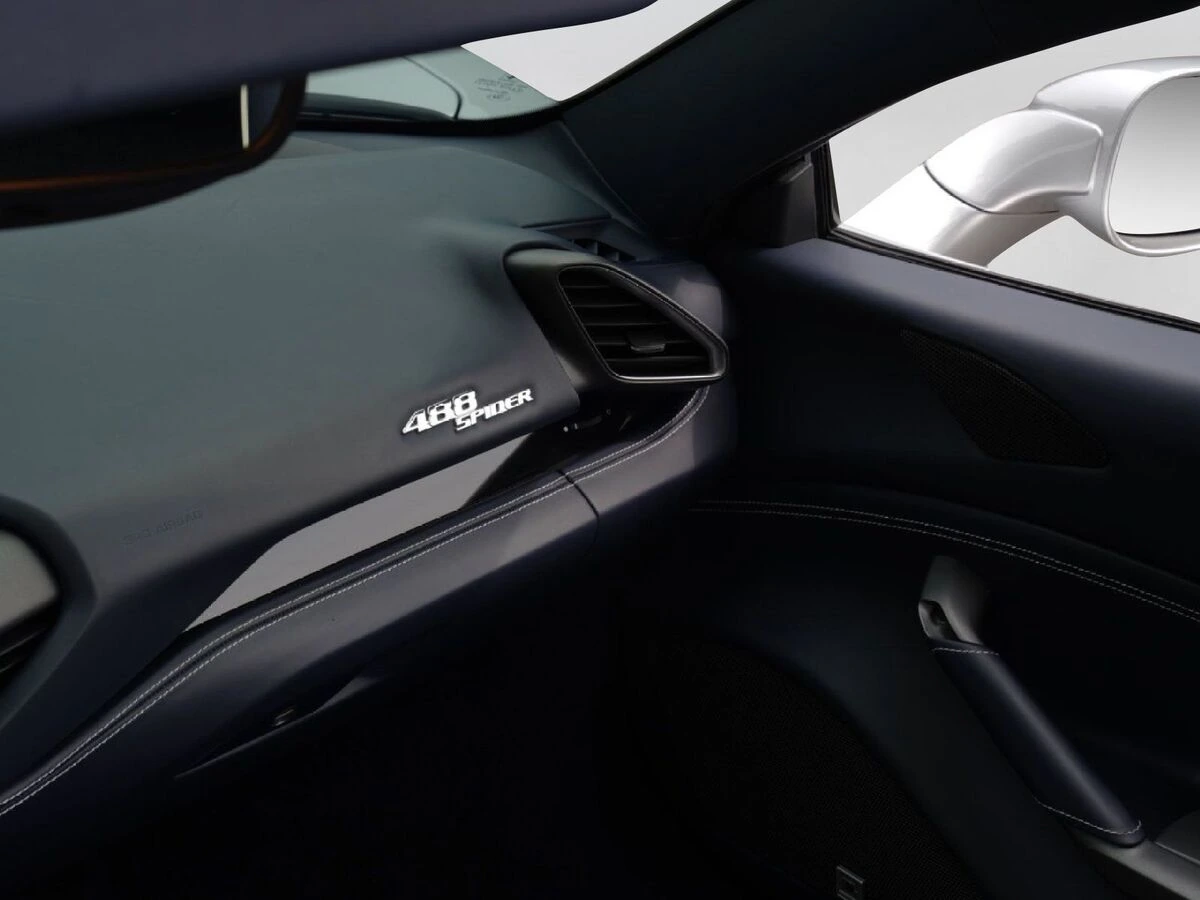 2017 Ferrari 488 GTB Base - Photo 19