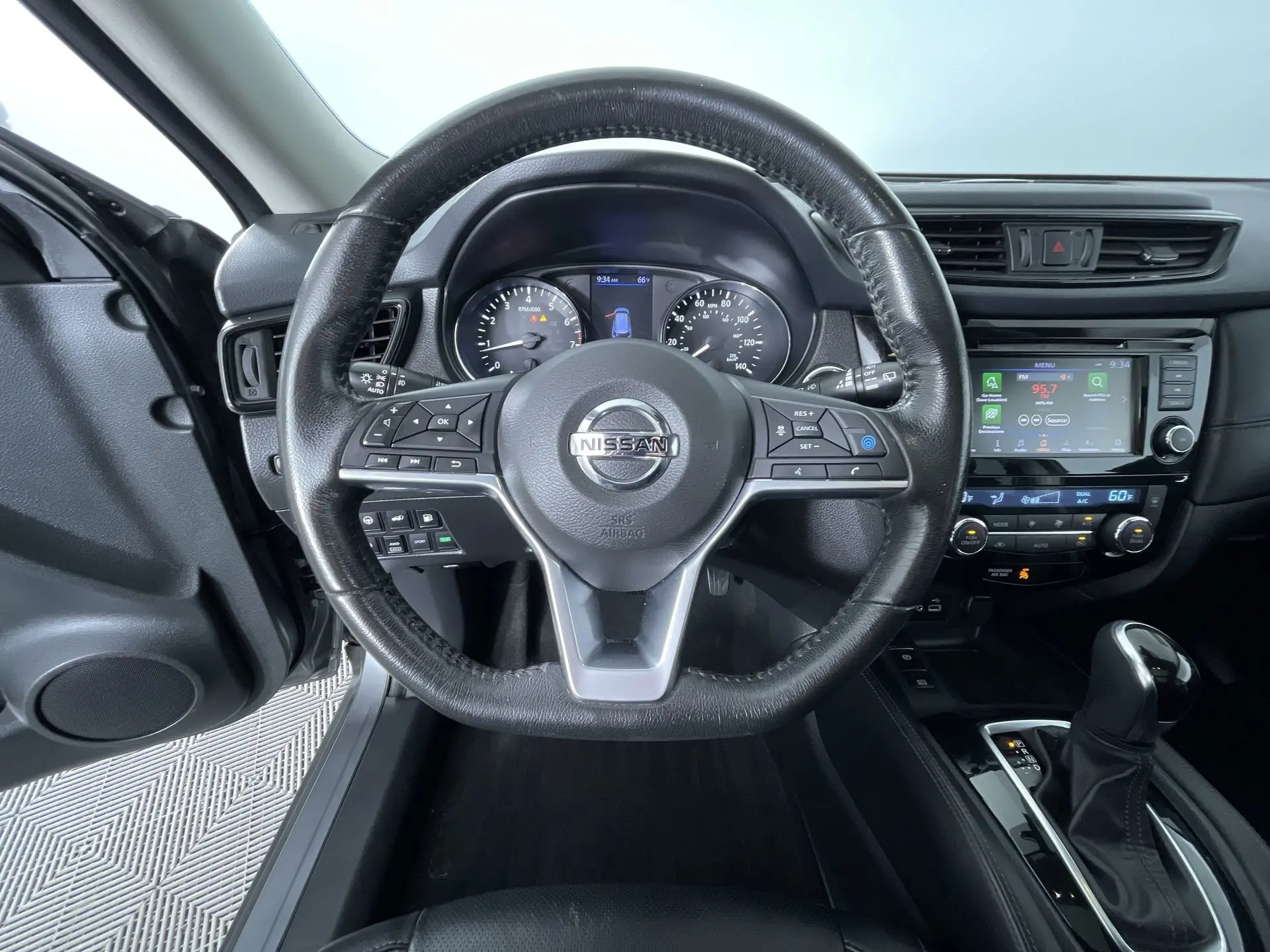 2018 Nissan Rogue SL photo 13