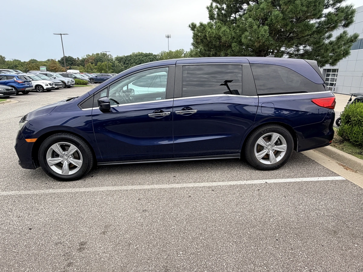 Used 2020 Honda Odyssey EX-L with VIN 5FNRL6H77LB052539 for sale in Kansas City