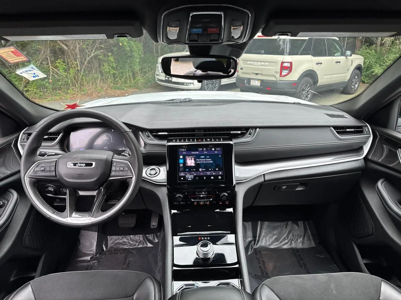 2023 Jeep Grand Cherokee Altitude photo 30