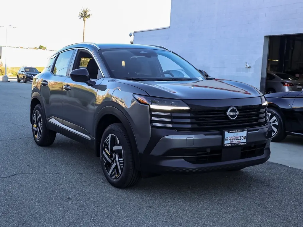 2026 Nissan KICKS SV's photo