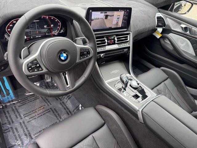 2026 BMW 8 Series M850i - Photo 15