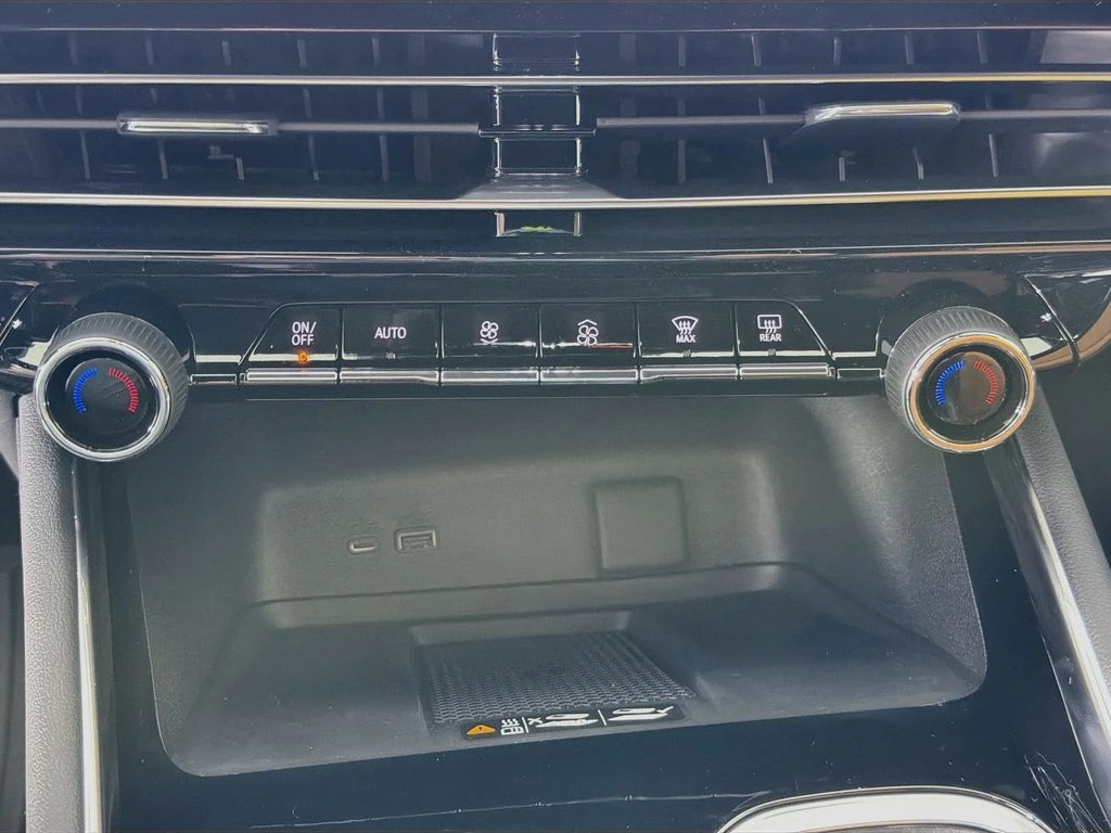 2027 Chevrolet Traverse Z71 - Photo 16