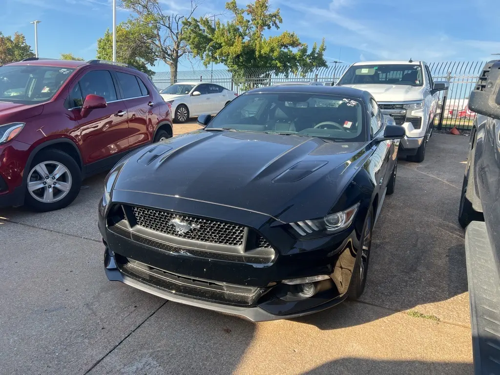 2017 Ford Mustang GT Premium photo 3