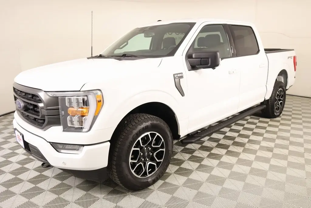 2023 Ford F-150 XLT photo 13