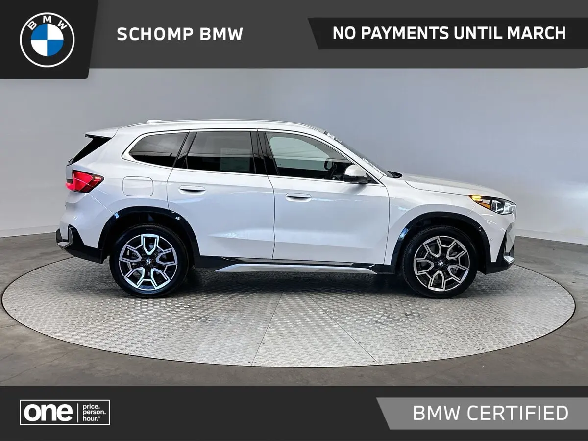 2025 BMW X1 28i's photo