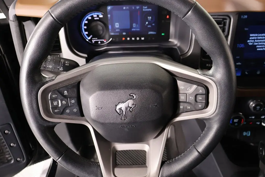 2024 Ford Bronco Outer Banks photo 3