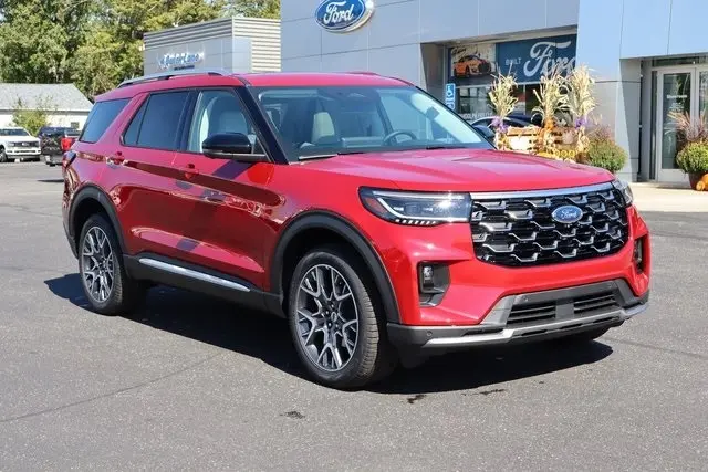2025 Ford Explorer Platinum photo 2