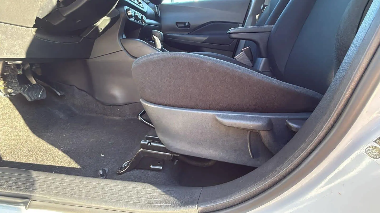 2024 Nissan Kicks S photo 9