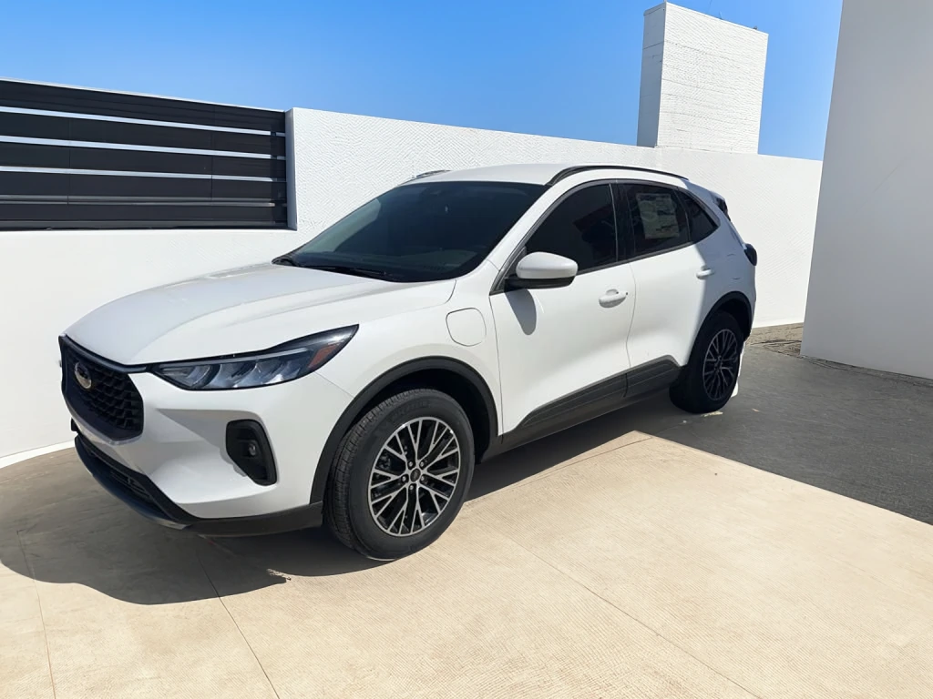 2024 Ford Escape PHEV's photo