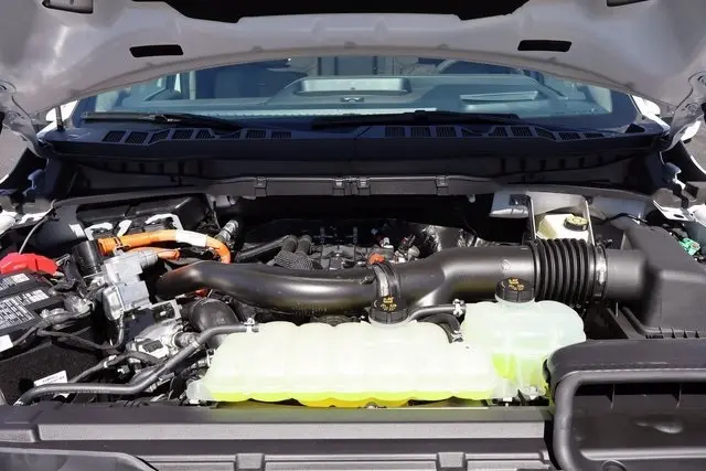 2025 Ford F-150 Platinum photo 39