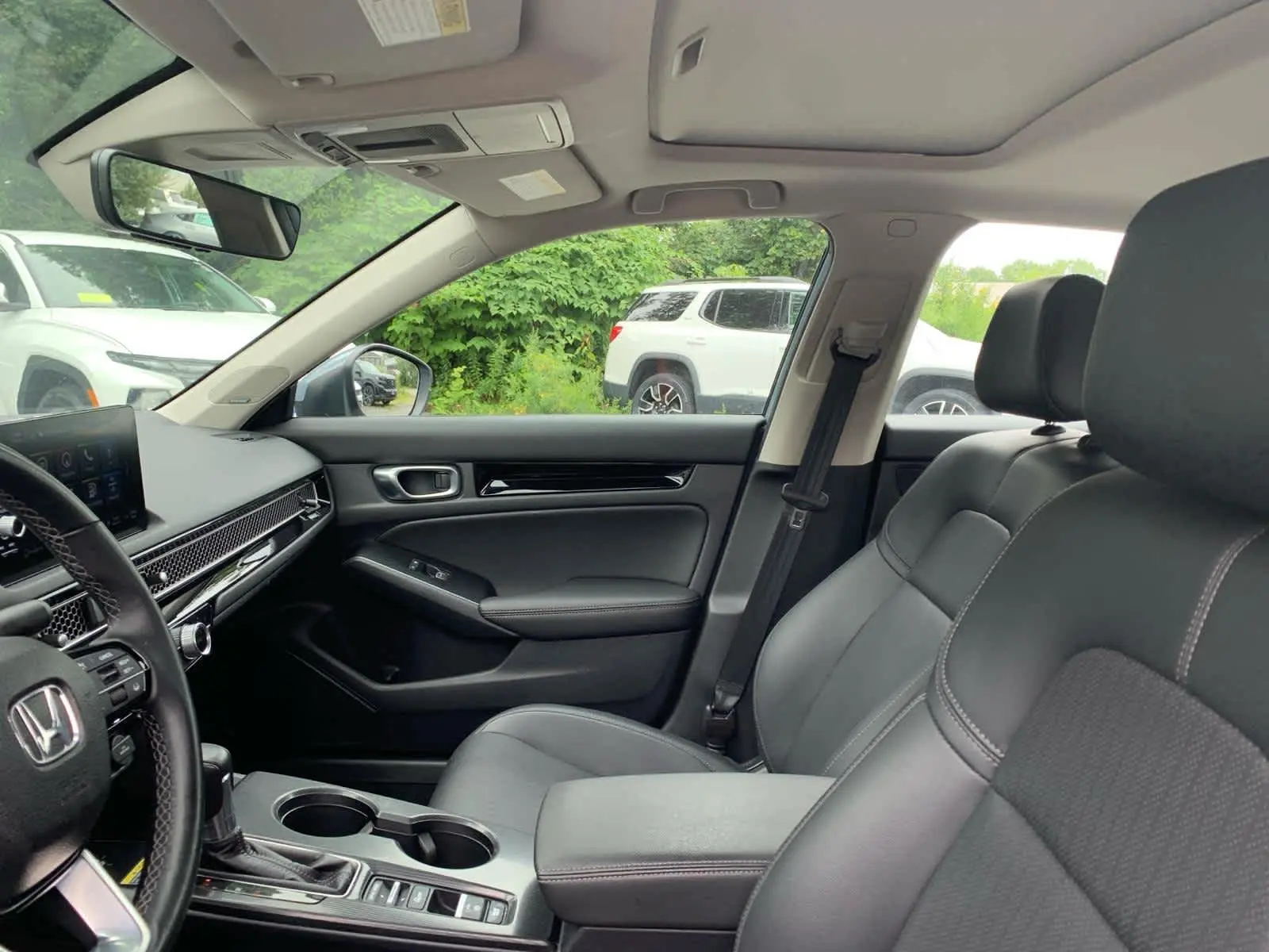 2024 Honda Civic Touring photo 12